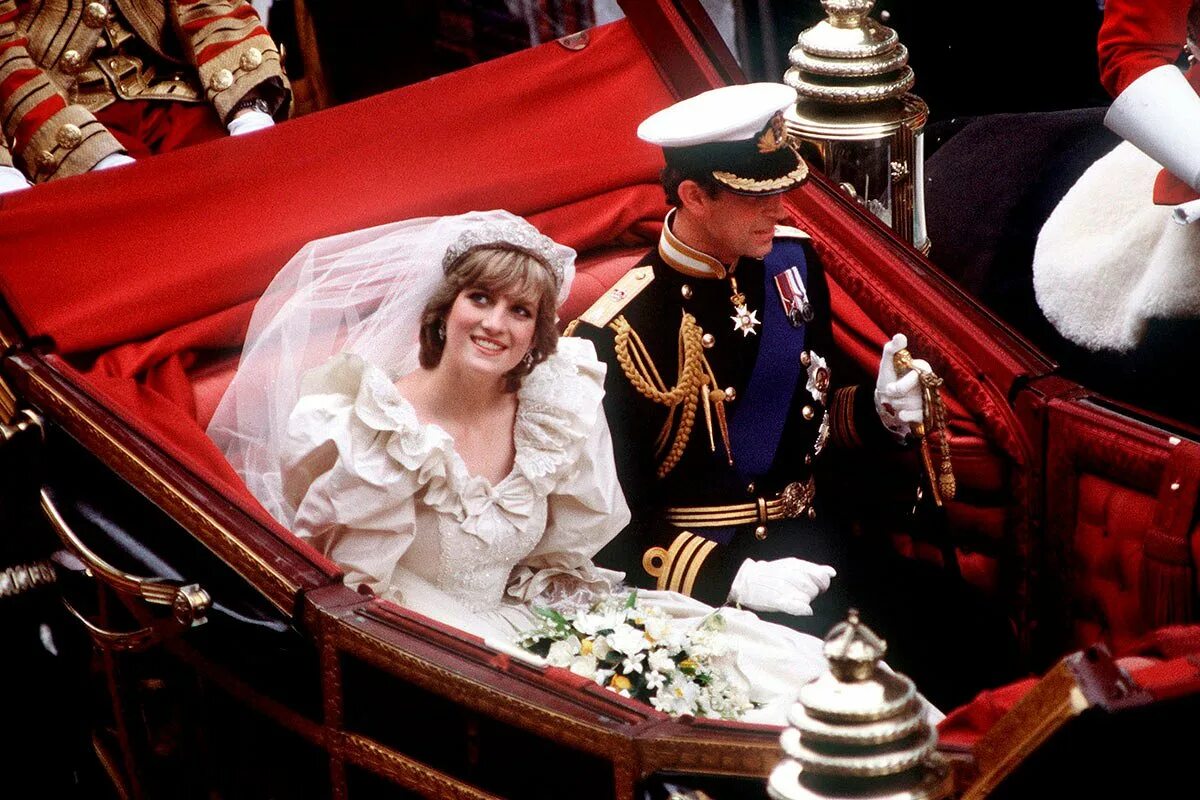 Сколько лет было принцу. Свадьба принца Чарльза и Дианы. Свадьба принцессы Дианы и принца Чарльза. Свадьба леди Дианы и принца Чарльза.