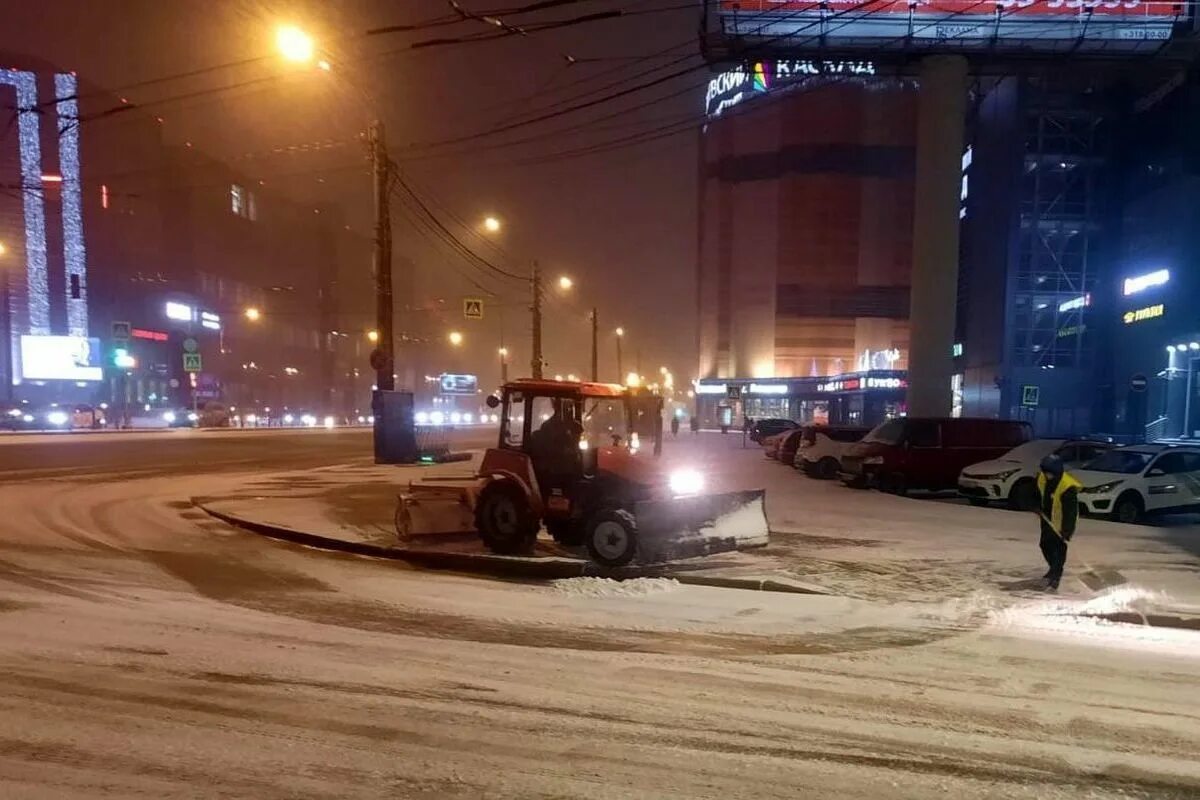 Снег в санкт петербурге сегодня. Снегопад в петербурге. петербург снегопад ночью. снегопад в петербурге сегодня. снегопад в спб 11.08.
