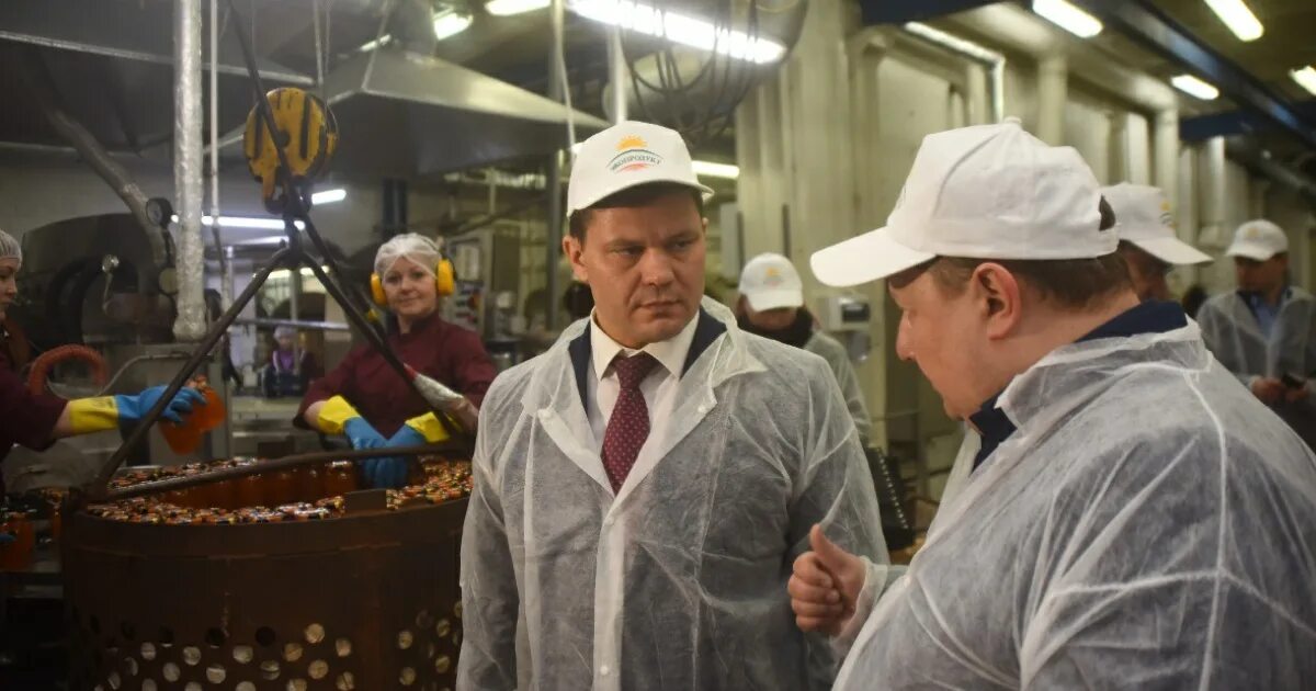 Вологодский комбинат пищевых продуктов леса варенье. Вологодский комбинат пищевых продуктов. Производство варенья. Пищевой комбинат вологодский кадников. Варенье малиновое покупное.