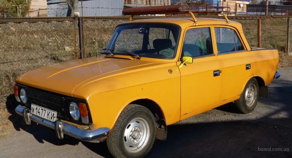 Москвич желтый фото Автофестиваль "Volga Car Holiday Vol.5" Первое ретро мероприятие в жизни желто