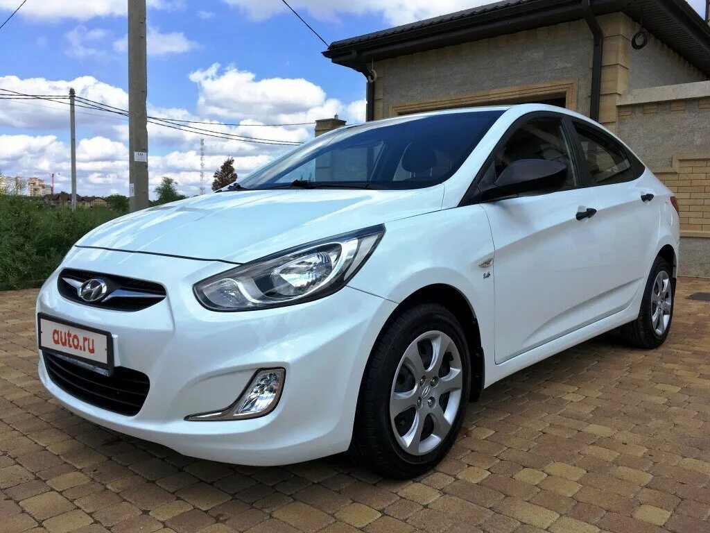 Авито машины с пробегом хендай. Хендай Солярис 2011 белый. Hyundai Solaris 2011. Хендай Солярис 2011 1.6. Hyundai Solaris 2013.