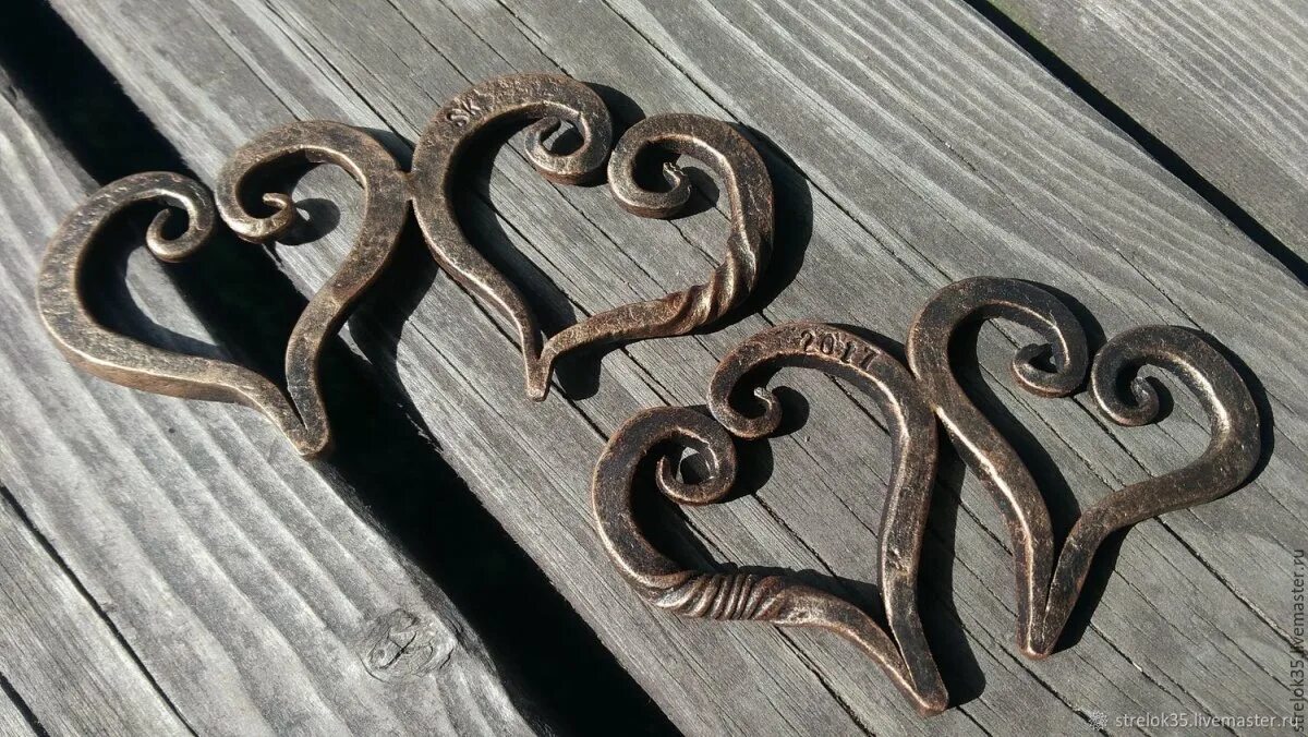 Жеваный кованый раненый исключения. Художественная ковка в дизайне среды. Ковка в абстрактном стиле. Слова исключения раненый. Изделия из кованного металла.