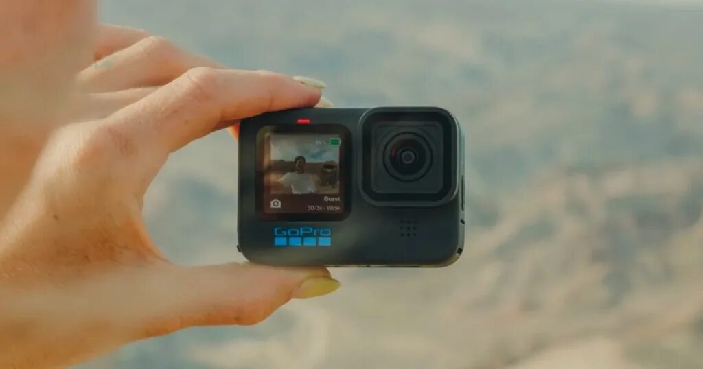 Gopro 12 сравнение. GOPRO Hero 11 Black. GOPRO Hero 11 Black комплект. GOPRO Hero 12. GOPRO Hero 11 Black комплектация.