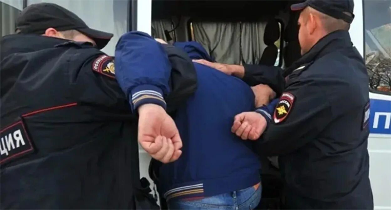 Был задержан во время. Задержание преступника. задержание преступника полицией. задержание приступники. криминальная полиция москвы.
