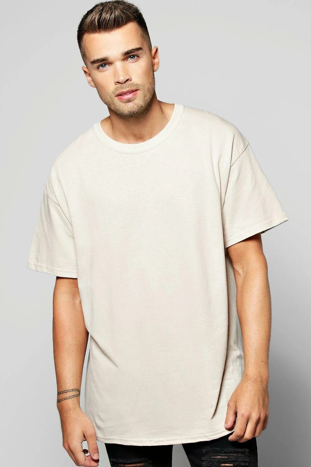 Как должен сидеть оверсайз. Кюлоты с рубашкой. Как должен сидеть оверсайз. Худи оверсайз мелани. Жакет оверсайз.