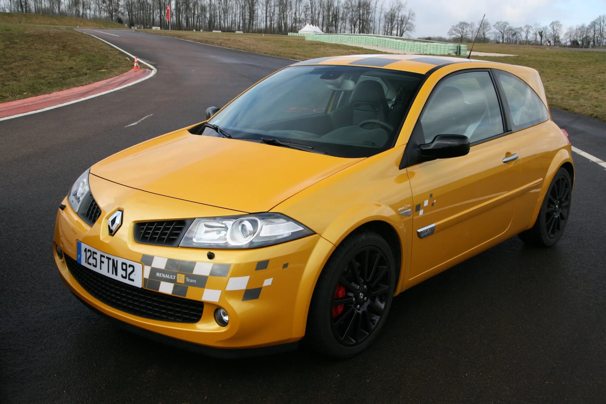 Петербург 2 рено. Renault Megane 2 RS. Рено Меган 2 РС. Рено Меган 2 RS седан. Megane RS 2008.