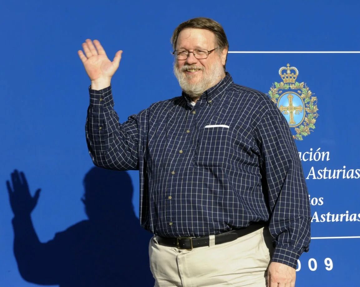 Создатель электронной. Создатель электронной почты. Создатель электронной. Рэй томлинсон 1971. Рэй томлинсон американский инженер.