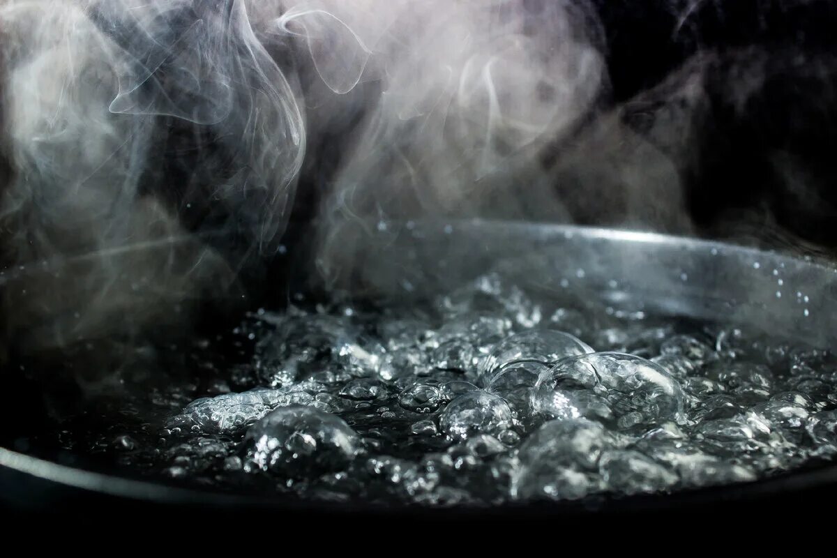 Woman Snapchats herself pouring boiling water on sleeping boyfriend