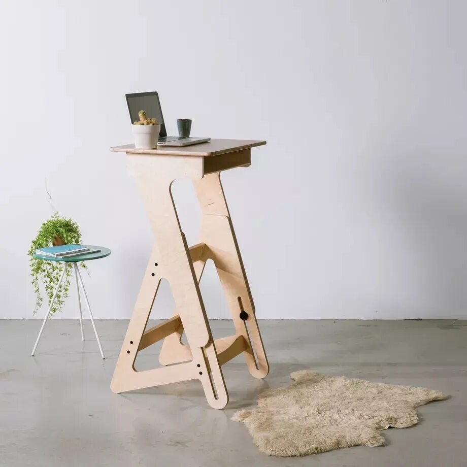 Standing desk. Стоячие столики. Стол стоячий из фанеры. Рабочий стол из фанеры. Письменный стол из фанеры.