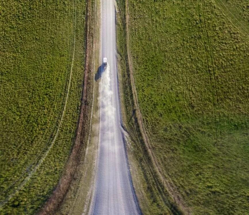 Future roads. Машина с дрона. Автодорога с дрона. Дорога дизайн. Картинка дороги с дрона.