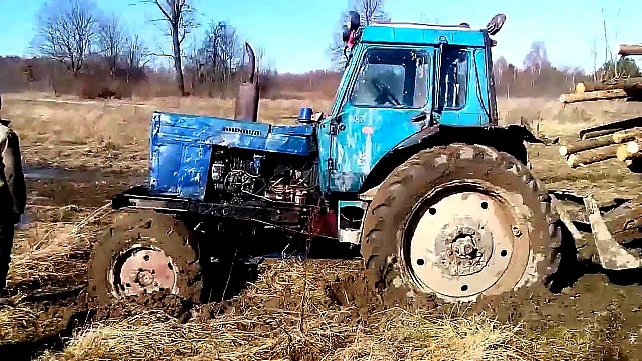 Мтз 82 тянет 82. Трактор мтз 80 по грязи. трактор мтз 82 бизон. трактор &quot;беларусь&quot; мтз-82л. мтз-80 трактор сломанный.