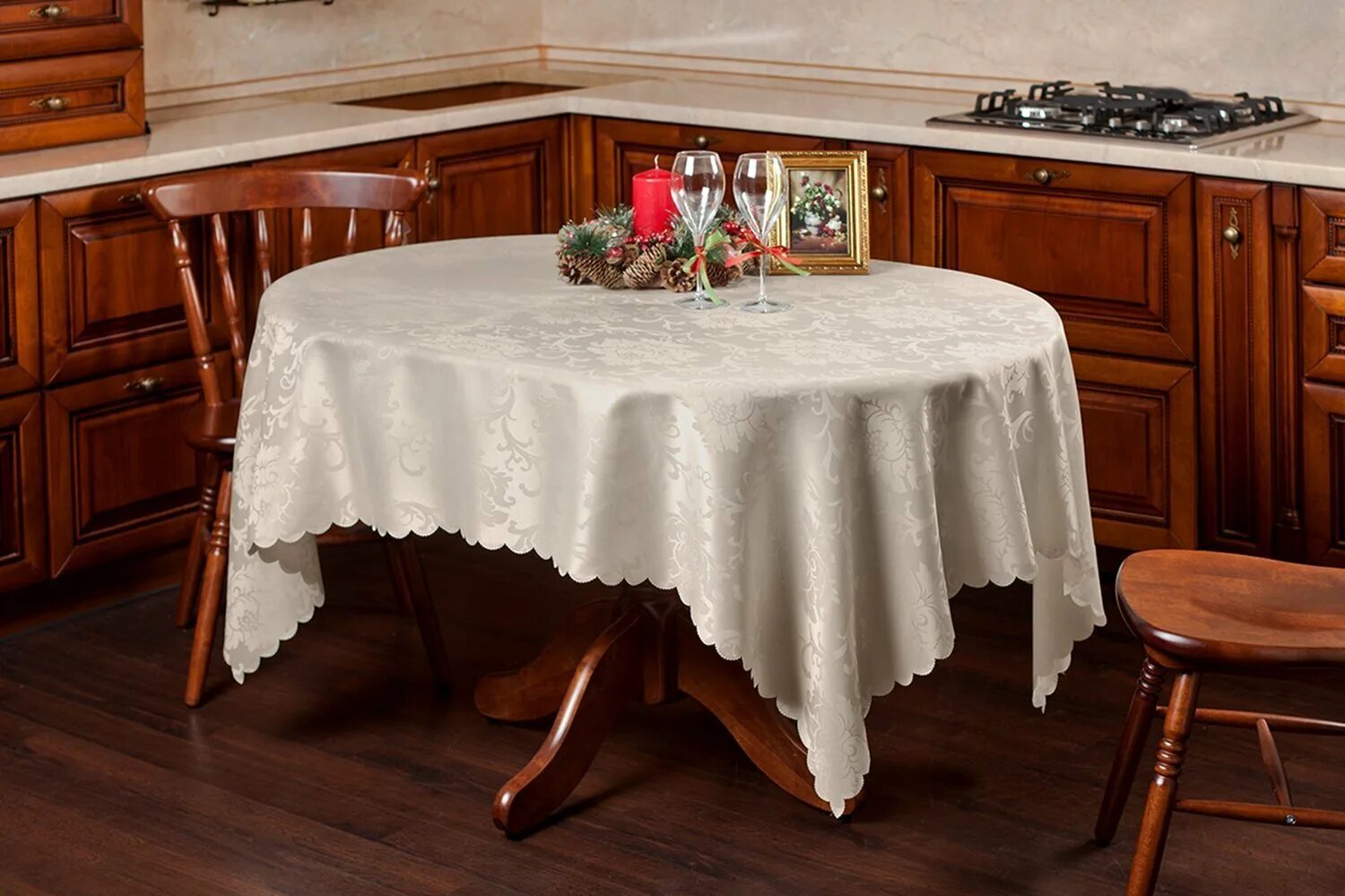 Скатерть Tablecloth jh20201. Скатерть овальная 130х180 Wisan. Скатерть прямоугольная 140x220см Tablecloth Hongyi. Скатерть Hoff Ностальжи.