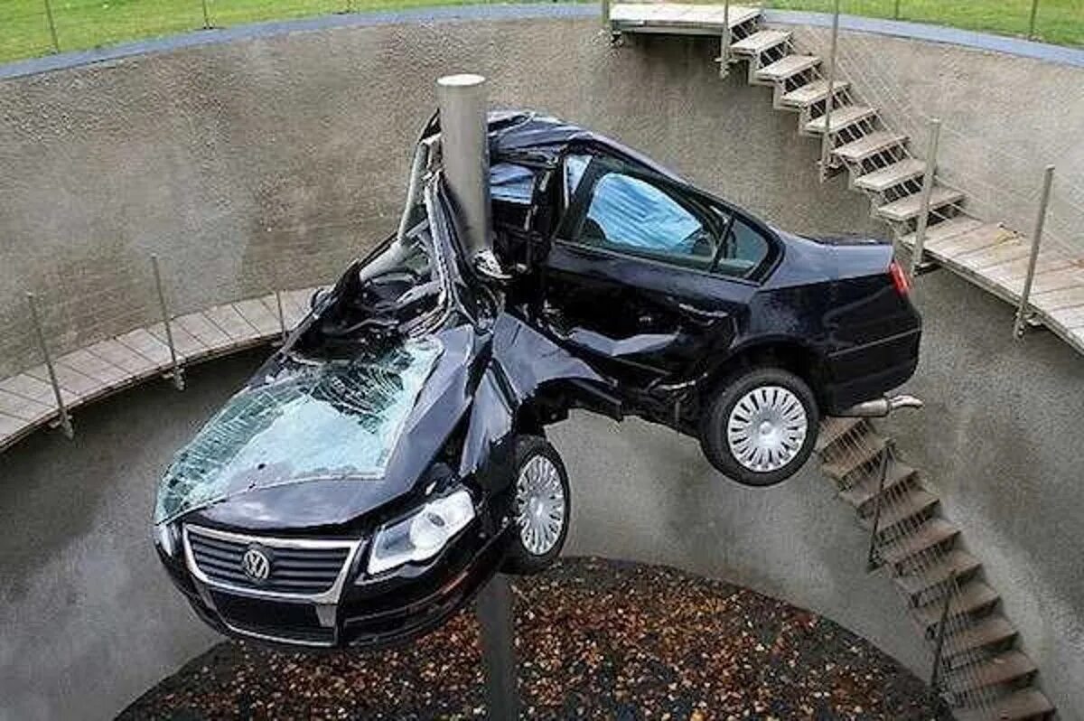 Битые машины. Битая машина. Битая машина. Восстановление авто до и после. Ваз 2114 черная зимой битая.