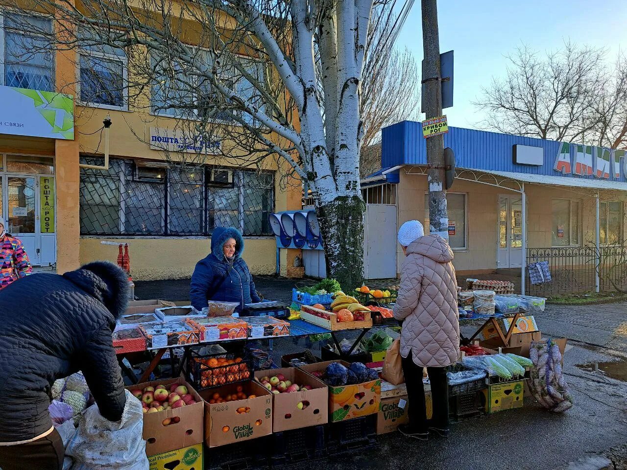 Мелитополь на сегодняшний. На рынке. Новый Мелитополь рынок. Новости рынка. Еда 1 января.