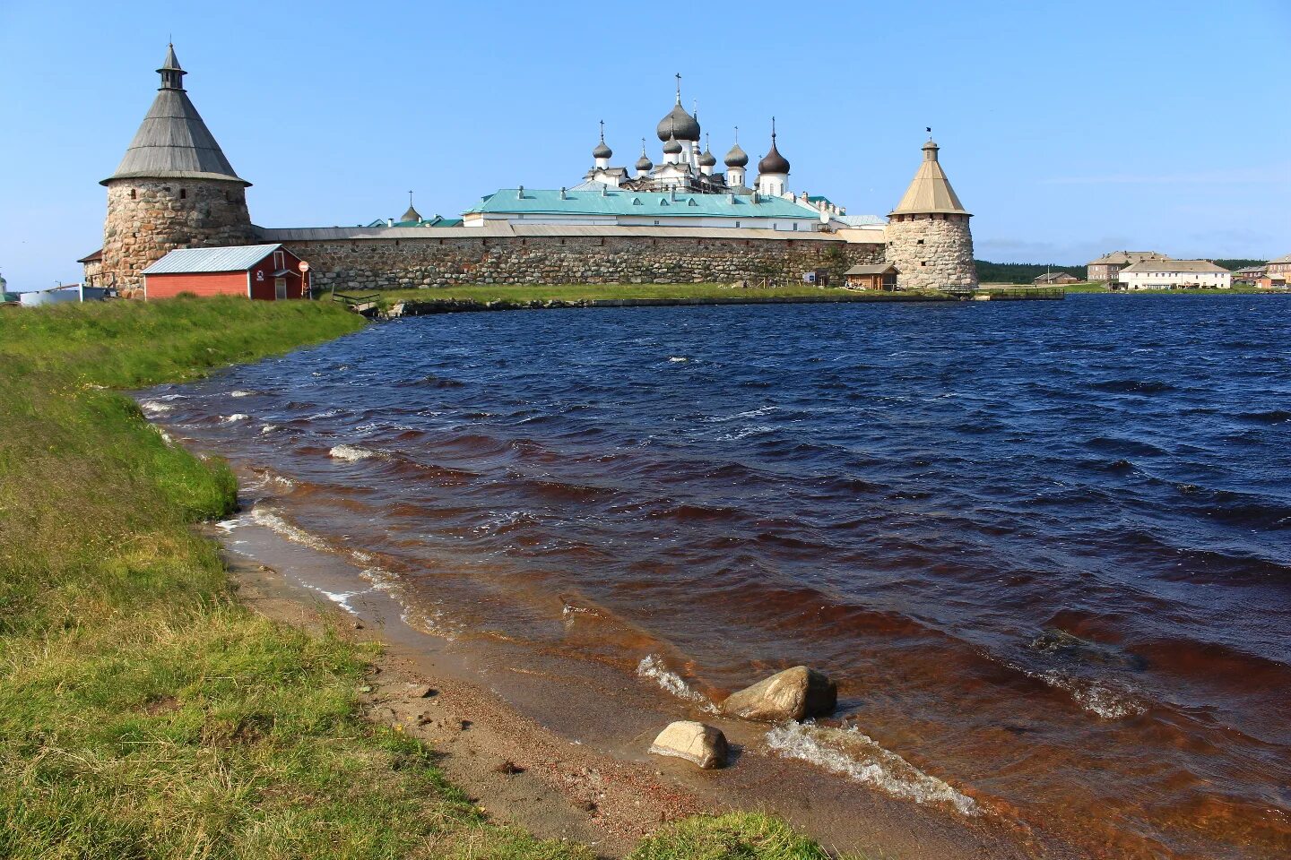 Соловецкий монастырь. Крепость монастырь Соловки. Соловки Кремль. Архангельск достопримечательности Соловки. Соловки сайт монастыря