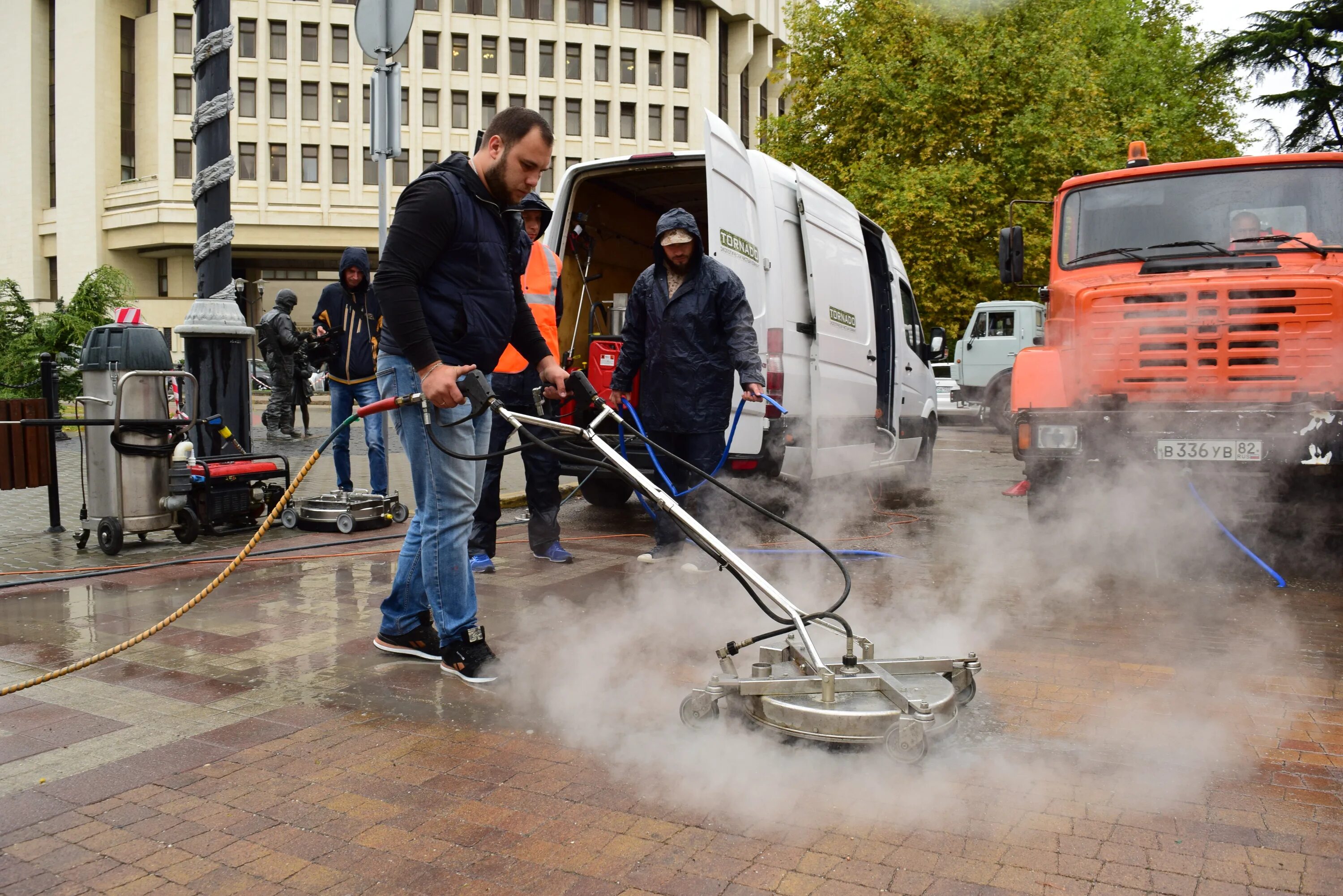 химчистка симферополь. чистка симферополь. химчистка роял клин симферополь. чистка симферополь. очистка тротуаров.