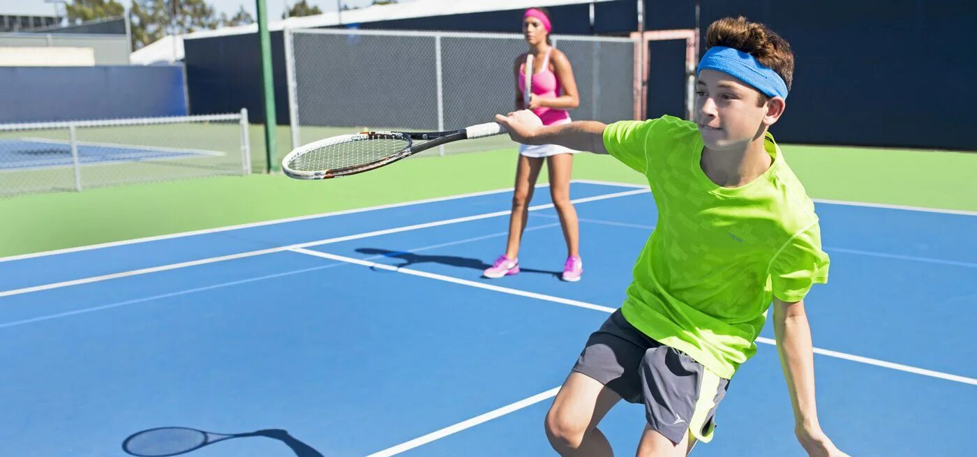 He usually plays tennis. Майлз Маклэган теннис. Большой теннис. Игра "большой теннис". Теннис летом.