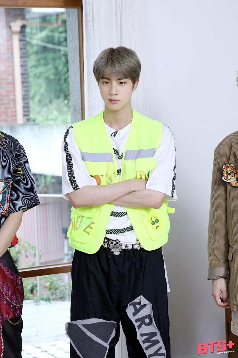 Руны бтс. Run bts ep 105. run bts 105 эпизод. run bts ep 104. ран бтс фотосессия.
