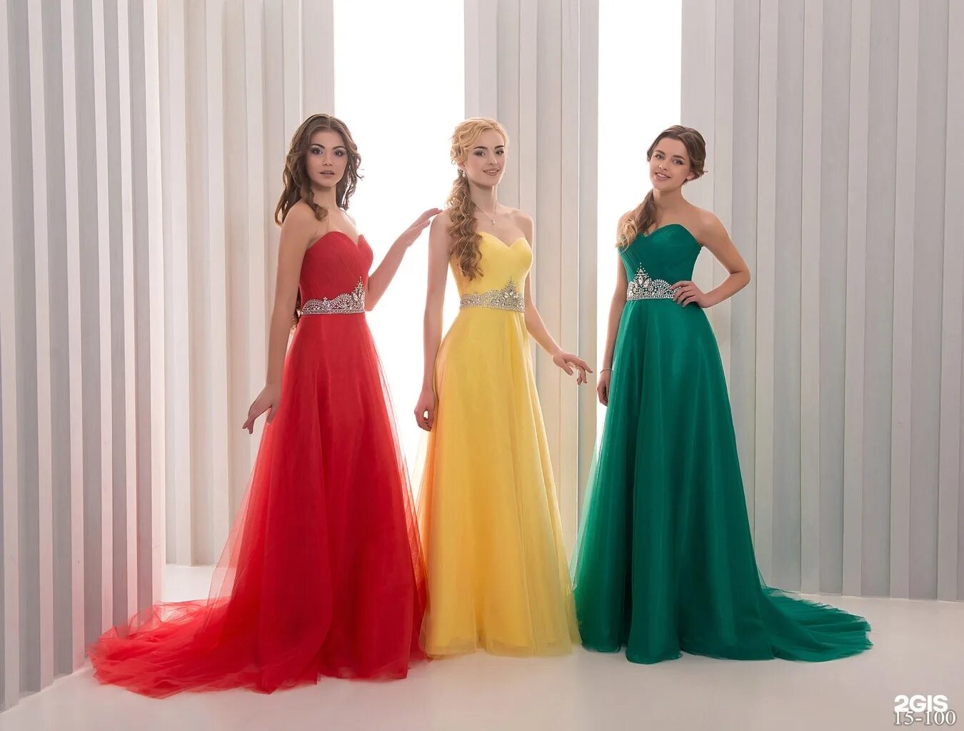 красивые платья на выпускной. платье на выпускной. платья на выпускной бал 11 класс. красивые платья. модное платье на выпускной вечер.
