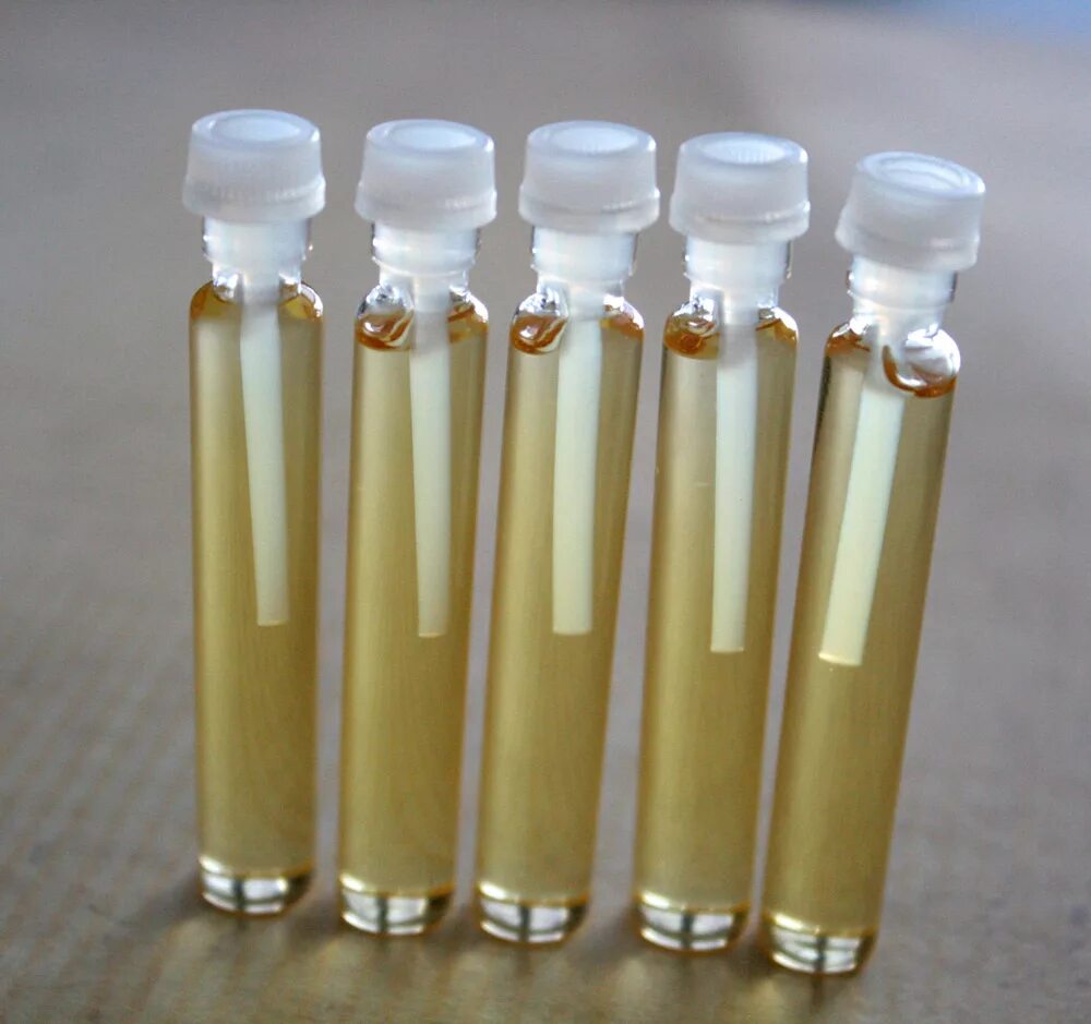 По 10 мл масляных. Пробник духов 10 мл. пробники парфюма 1.2 ml. пробник с духами. пробники масляных духов.