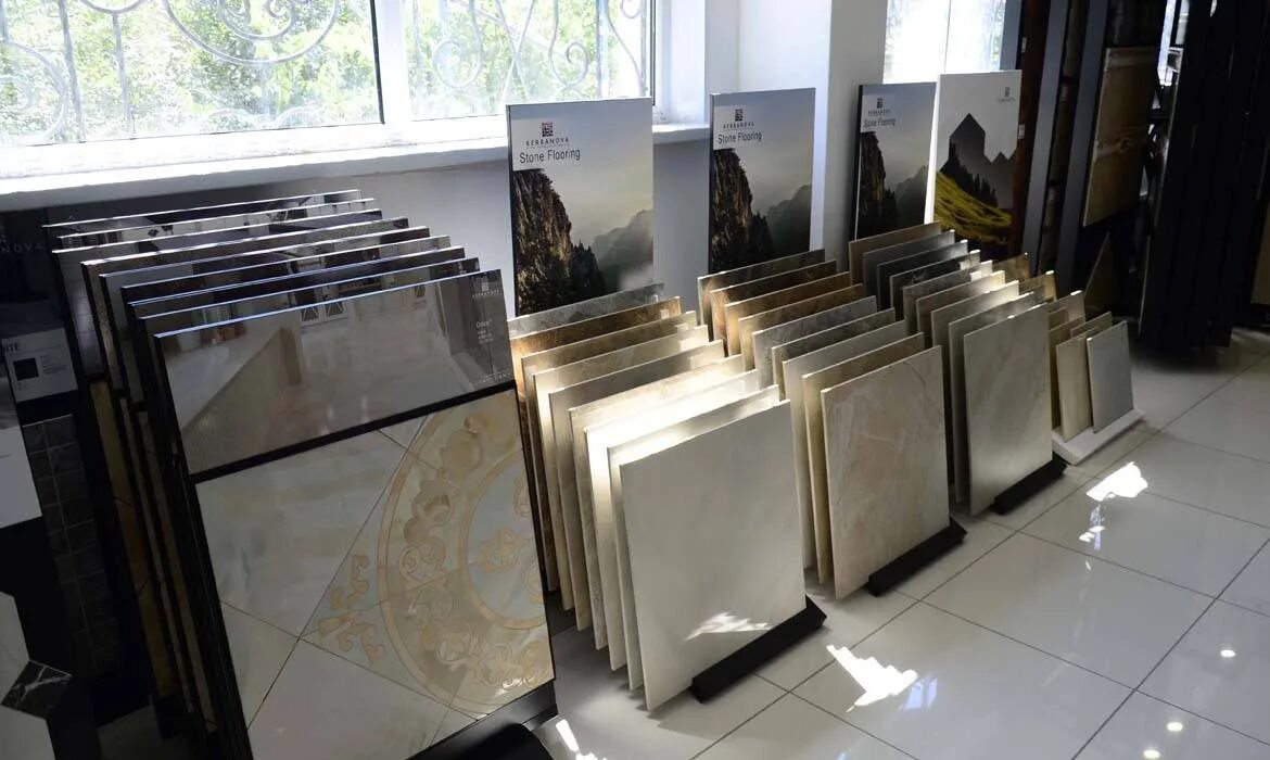 керчь магазины сантехники. дк корабел керчь фото зала. кирова 5 керчь. провал плитки. магазин плитки в керчи.