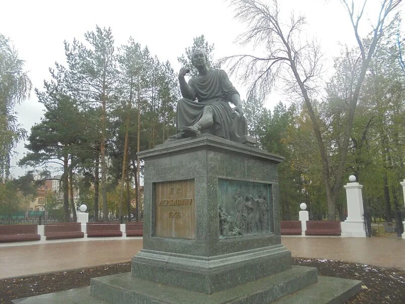 Державин памятник содержание. Державин памятник лядской сад. памятник державину в казани. памятник державину в тамбове.
