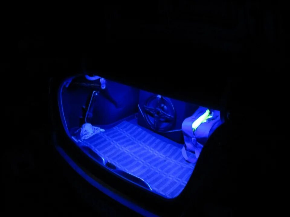 Подсветка багажника Рено Логан 1. Подсветка багажника Рено Логан 2. Подсветка салона Рено Логан 1. Подсветка салона Рено Логан 2. Подсветка багажника рено