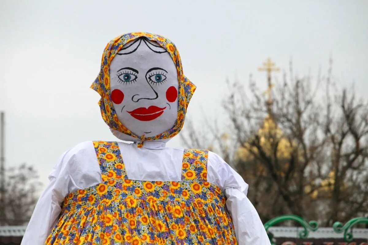 Лицо масленицы. Чучело масленицы. красивое чучело масленицы. лицо пугало на масленицу.