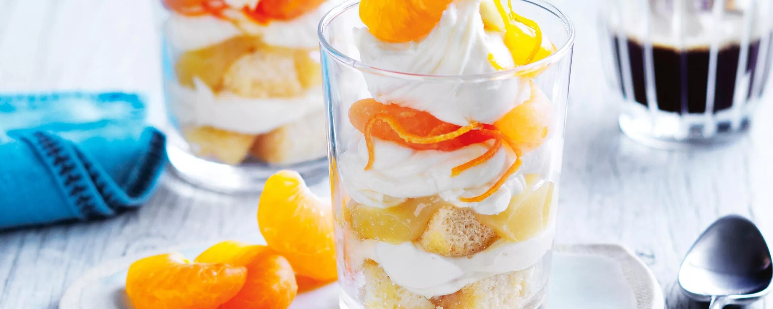 Десерт с мандаринами. Мандарины со сливками. Десерт со сливками и мандаринами. Мандаринов панакота. Апельсиновая меренга.