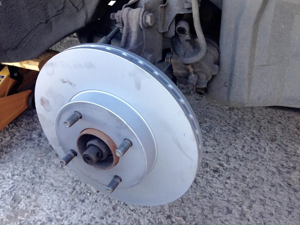 Тормозной диск ниссан альмера н15. Тормозной диск альмера классик. Диск тормозной передний ниссан альмера классик. Передние тормозные диски almera classic. Тормозной диск альмера классик.