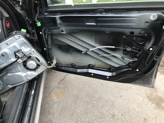 Как разобрать дверь вольво s80 1998 2006 Замена моторчиков Volvo S80 (2G), 2,5 л, 2010 года своими руками DRIVE2