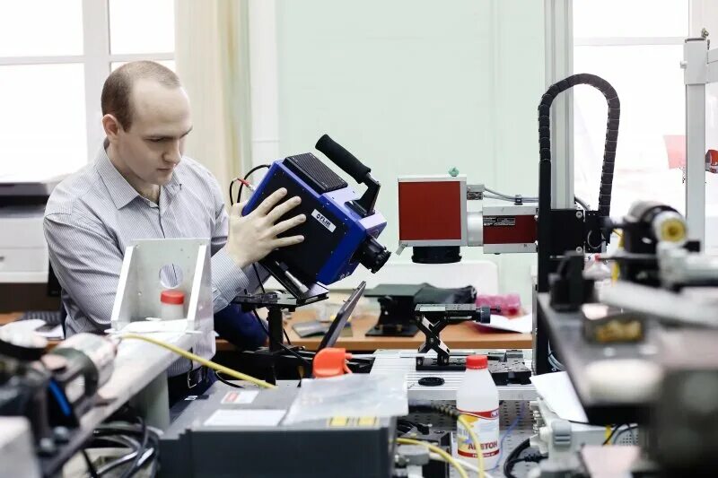 лаборатория инженера. механотроника и мобильная робототехника что это. научные разработки университетов. кванториум кузбасс. молодежные инновационные проекты.