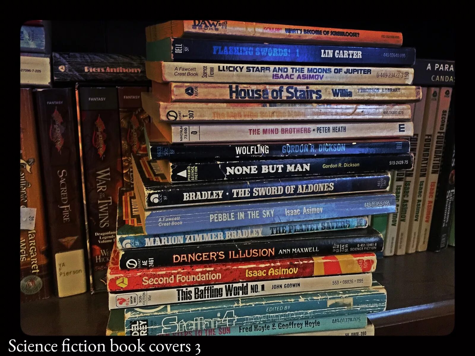 Fiction book 3. Нон фикшн. Фикшн и нон фикшн что это. Hit the books. Современное темное фэнтези книги.
