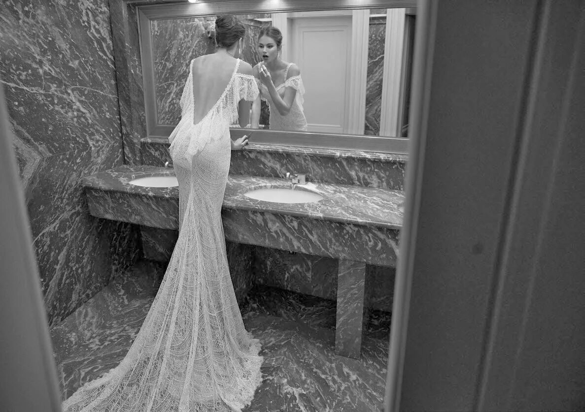 Berta me that she lived. Berta Bridal 2022. Berta Bridal свадебное платье 2014. Berta 2022.