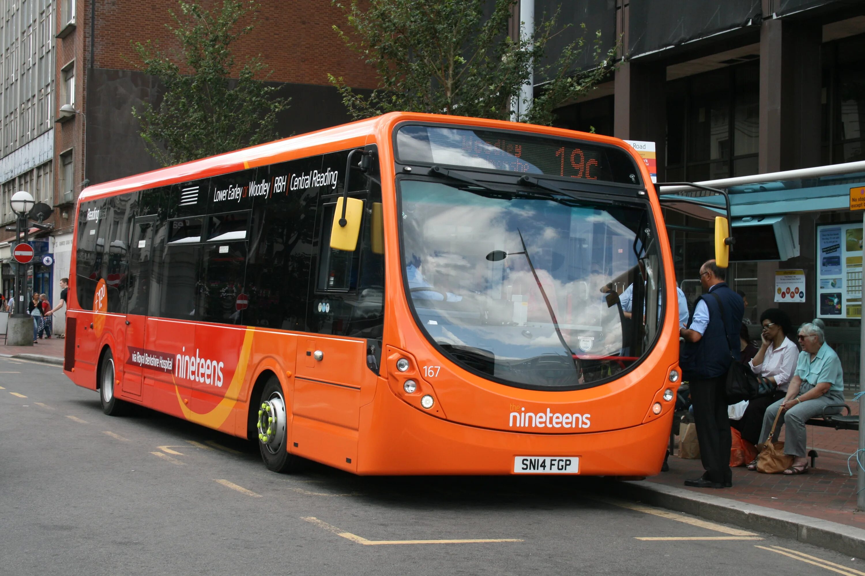 ПАЗ вектор оранжевый. Оранжевый автобус. Новый оранжевый автобус. МАЗ автобус оранжевый.