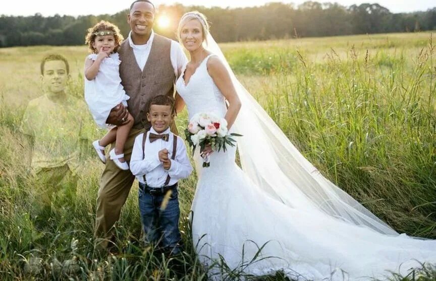 Платье на 10 лет свадьбы. Брак через 10 лет. Бракосочетание 72 года назад. Свадьба стариков. Свадебная тематика.