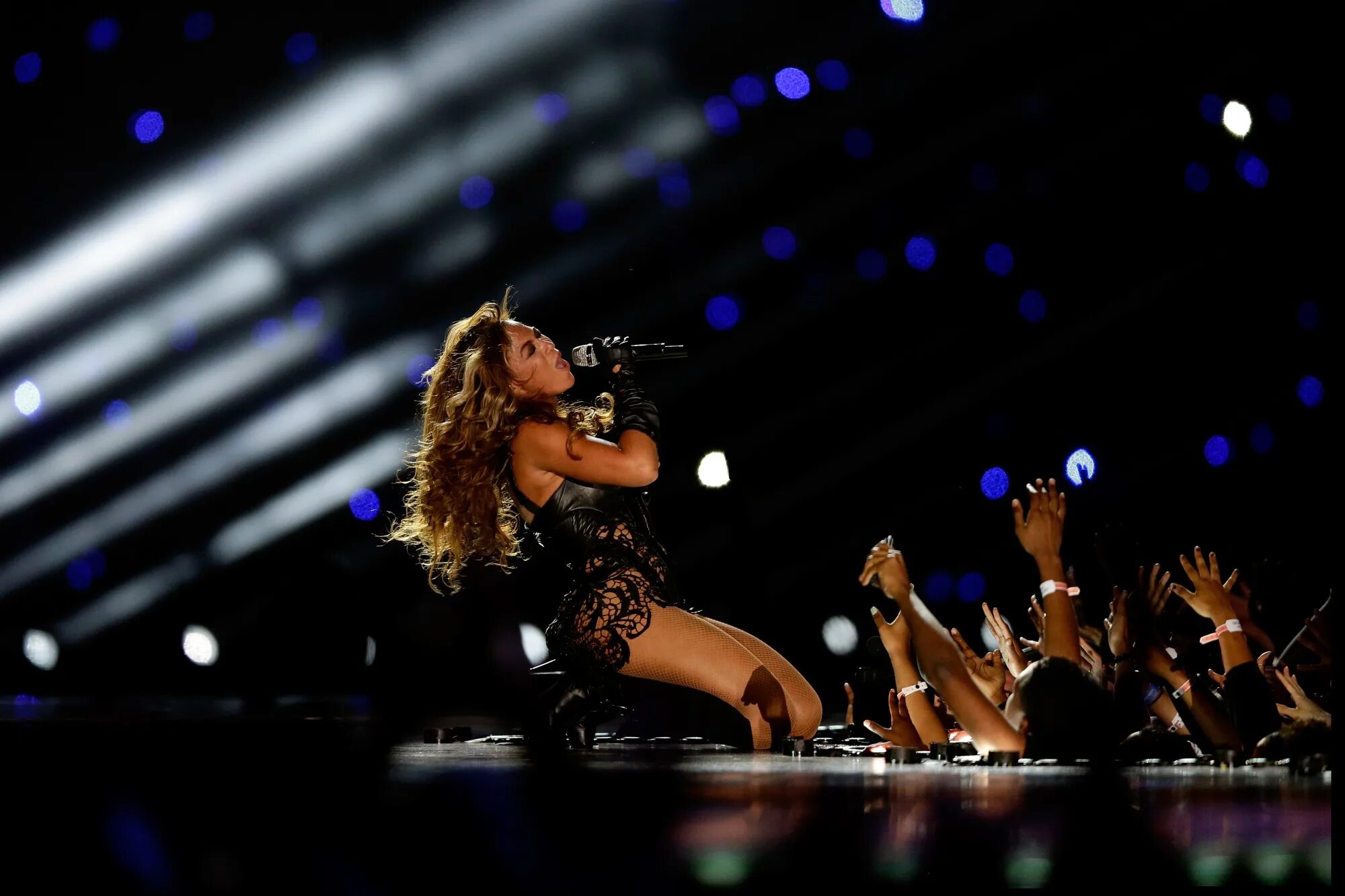 Superbowl halftime show. Super Bowl Halftime show Beyonce. Beyoncé – super Bowl XLVII Halftime show (2013). Pepsi super Bowl Halftime show.