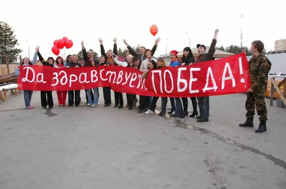 Гарфилд 1. С днюшечкой тебя. Иди поздравляй. Команда мем. Иди поздравляй.