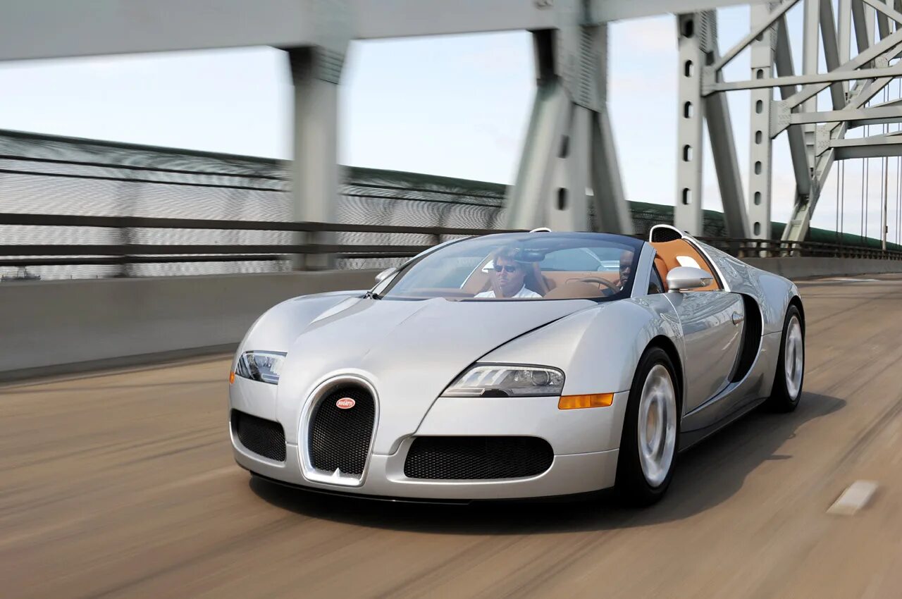 Сколько лошадиных сил в бугатти. Bugatti Veyron 16.4 Grand Sport 2009. Bugatti Veyron 16.4 super Sport 2010. Bugatti Veyron Grand Sport (2009). Бугатти Вейрон Лошадиные силы.