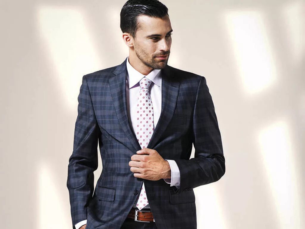 летний шарф мужской. костюм laete 20038 для мужчин. стройный молодой человек в одежде. одежда для мужчин в самаре. мужская одежда.