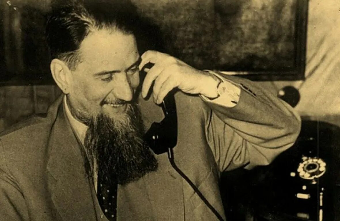 Курчатов сайт. Курчатов физик.
