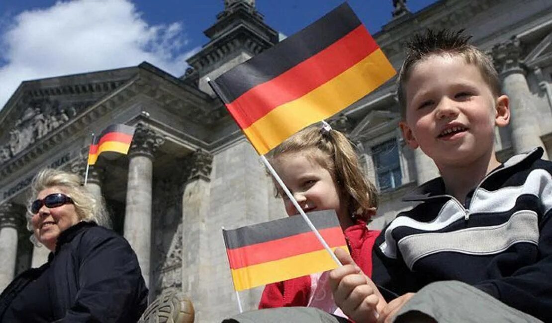 Германия для казахстанцев. 3 Октября в Германии. День единства Германии. Социальная Германия. Социальное государство в Германии.