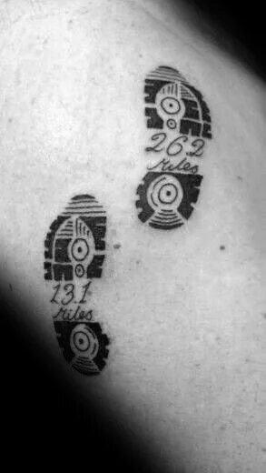 Татуировка run. 26 тату. Тату цифра 4. Tattoo 26. Тату 2x2.