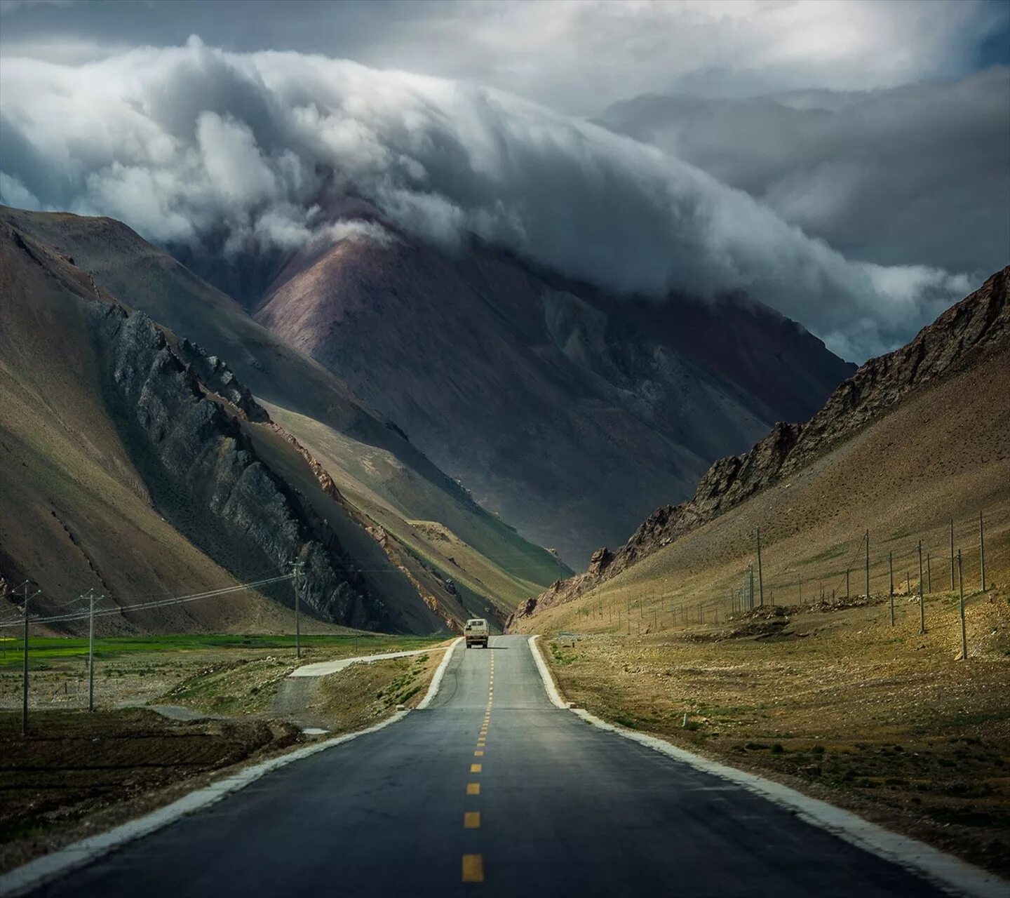 Дорога в большой мир пейзаж. Долина реки Шиназ Дагестан. Тибет. Дорога в гору. Тибет пейзажи.