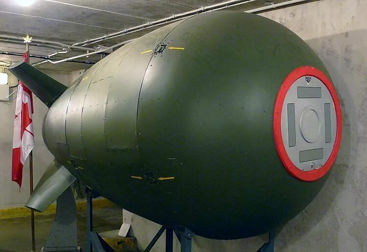 Оружие сильнее ядерного. Atomic Bomb MK.4. Самая большая ядерная бомба в мире. 100 МТ бомба. Крупные ядерные боеприпасы.