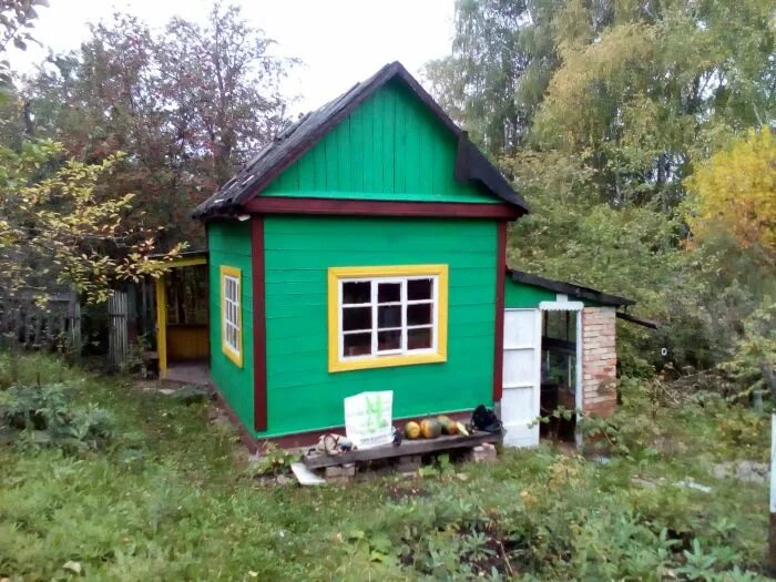 Дачный домик в садовом товариществе. Садовый участок СНТ. Садовый домик в СНТ.