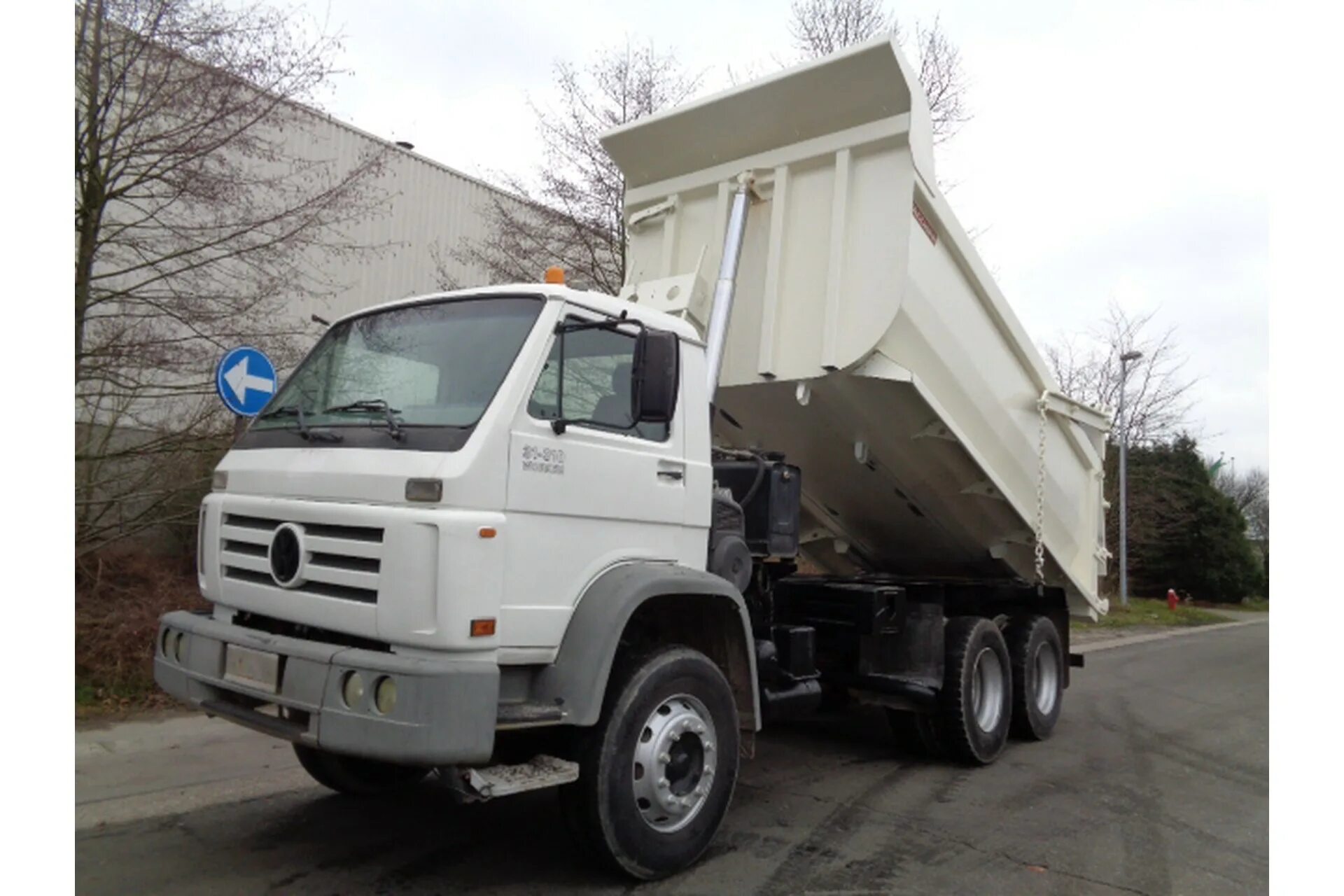 Самосвалы дизель. Самосвалы дизель. Зил 4331 самосвал ммз. Ниссан дизель 15 тонн самосвал. Зил 4331 самосвал сельхозник.