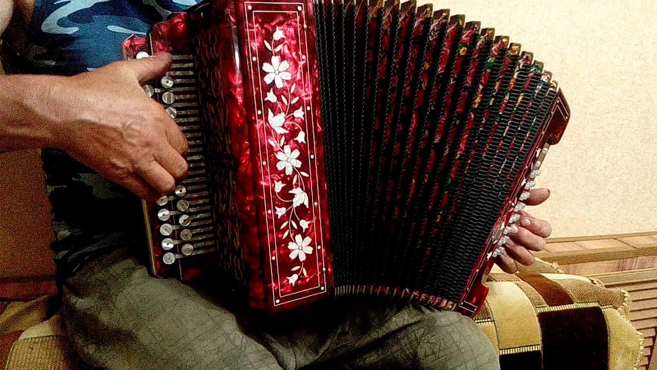 Тульскую заказную гармонь. Тульская заказная гармонь. гармонь тульская многотембровая 2725. гармонь головешкин. гармонь «заказная» фа мажор.