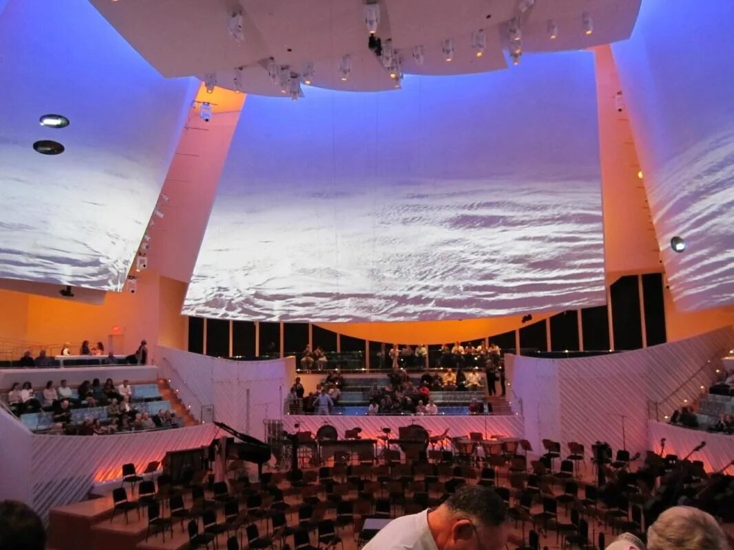 New world center. Американская музыкальная школа new world symphony. Майами концертные залы. World symphony. New world center.