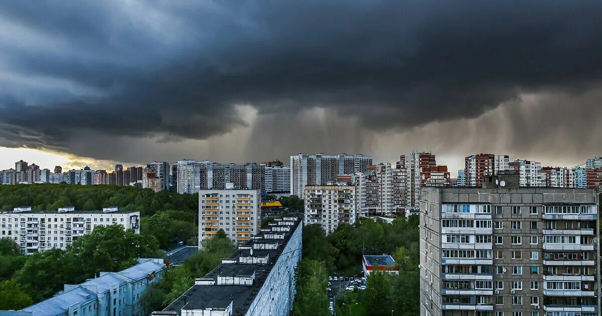 Гроза в Москве 15 июня 2021. Гроза в Москве 2017. Шквалистый ветер и град в Москве. Гроза в Москве 2007. На москву надвигается гроза